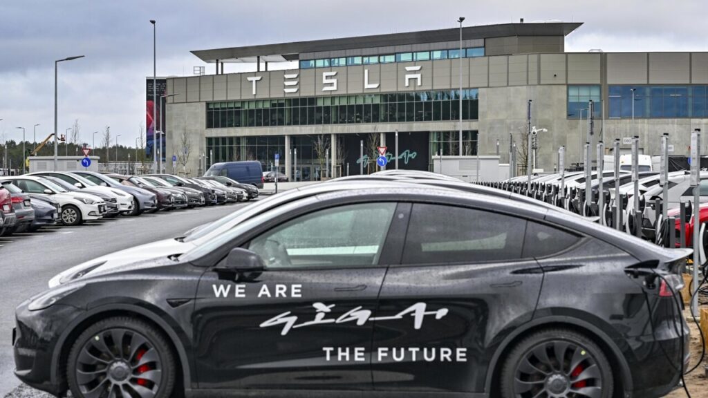 L'usine allemande de Tesla sabotée, affirme un groupe de gauche : "Cela détruit la planète"